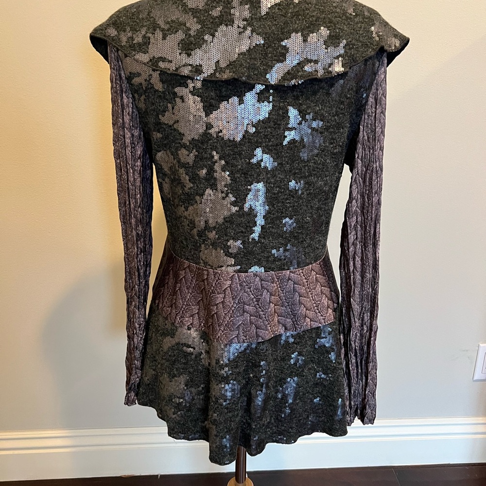 Chic Ruffled Cardigan - Picture 2 of 6